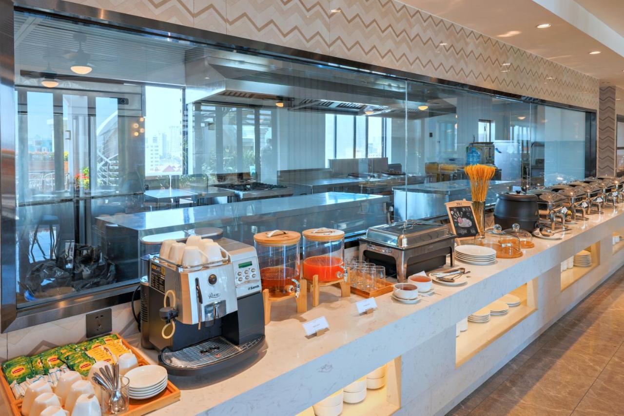 Maxx Phnom Penh Downtown By H World Hotel Kültér fotó
