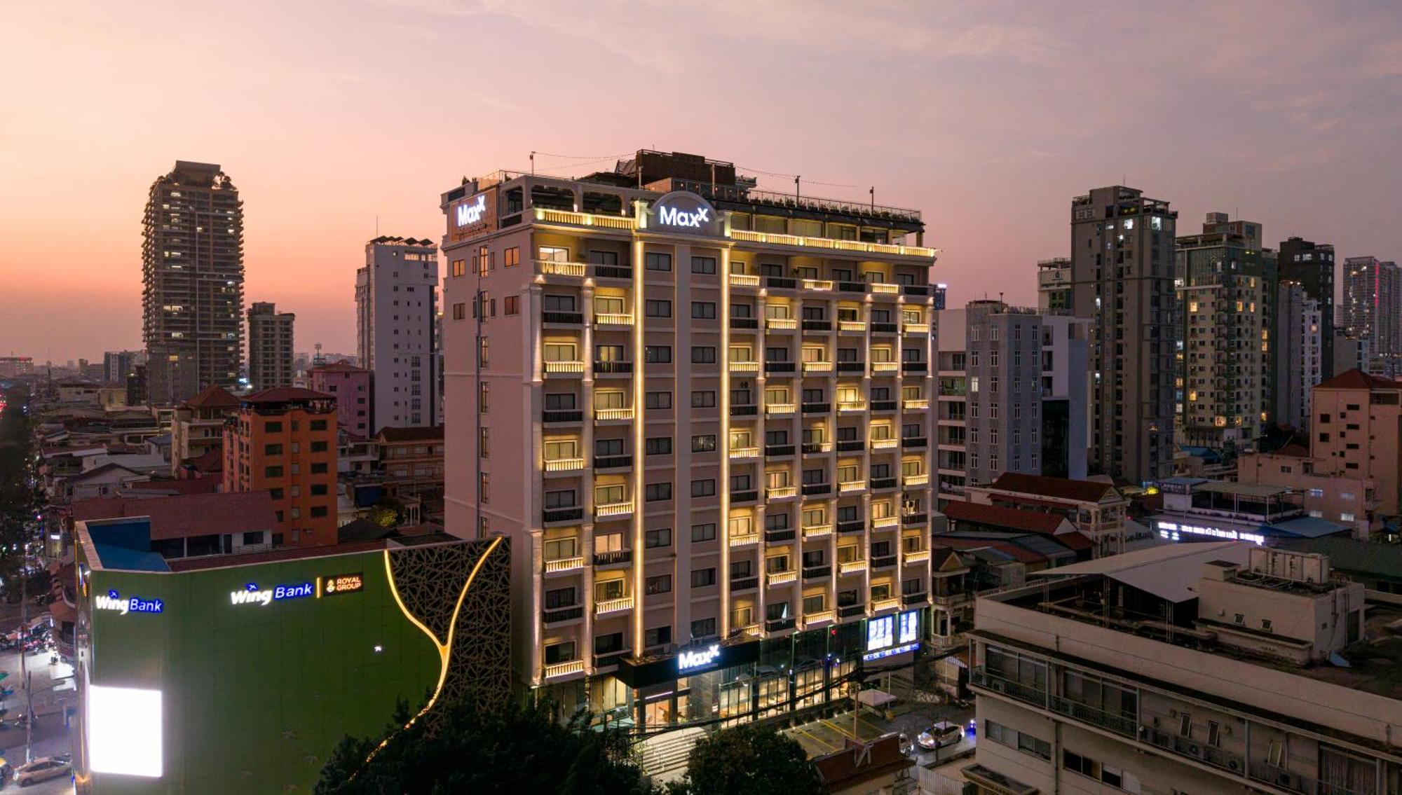 Maxx Phnom Penh Downtown By H World Hotel Kültér fotó